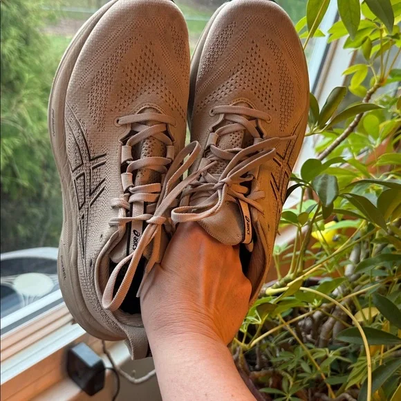 ASICS GEL-NIMBUS 26 used size 8.5 men’s light taupe color running - Picture 10 of 14